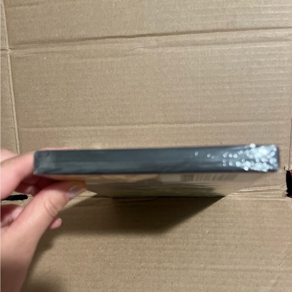 Mary-Kate and Ashley Olsen DVD Halloween DOUBLE, DOUBLE TOIL AND TROUBLE - Picture 2 of 3